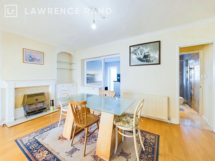 3 Bedroom Terraced House For Sale In Rhyl Road, Perivale, Greenford, UB6