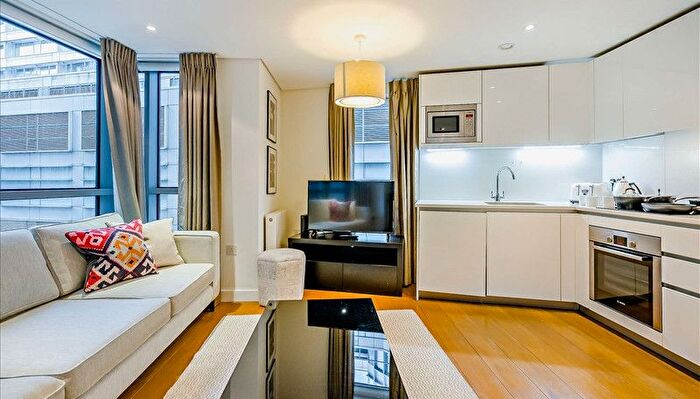 3 Bedroom Flat To Rent In Merchant Square, Paddington, W2