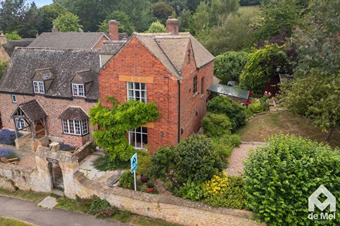 4 Bedroom Semi-Detached House For Sale In Elmley Road, Ashton-Under-Hill, WR11