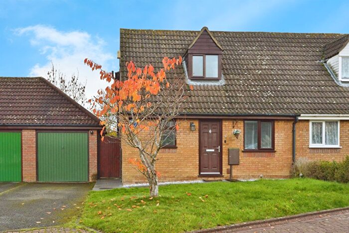 3 Bedroom Semi Detached House For Sale In Nelson Close, Crownhill, Milton Keynes, MK8