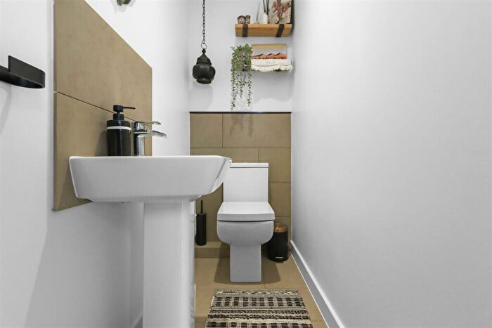 3 Bedroom End Of Terrace House For Sale In St. Boswells Close, Hailsham, BN27