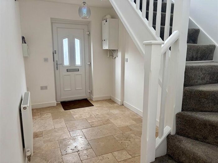 2 Bedroom Detached House To Rent In Dukes Way, Axminster, EX13