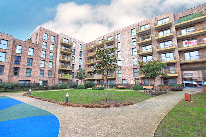 2 Bedroom Flat For Sale In Millais Court, Selbourne Avenue, Hounslow, TW3