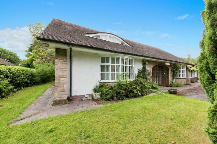 3 Bedroom Bungalow For Sale In Whites Lane, Weston, Crewe, Cheshire, CW2