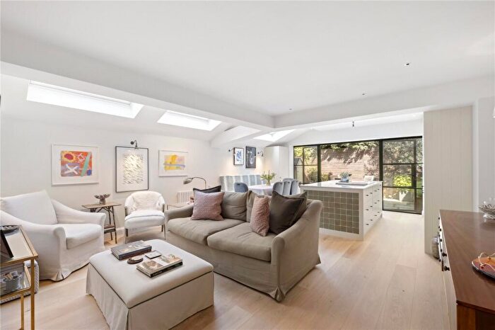 2 Bedroom Apartment For Sale In Bramfield Road, SW11