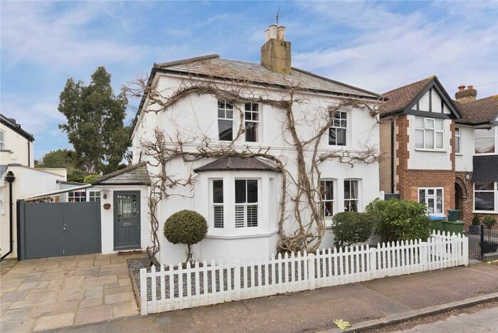 5 Bedroom Detached House To Rent In Cherry Orchard Road, West Molesey, Surrey, KT8