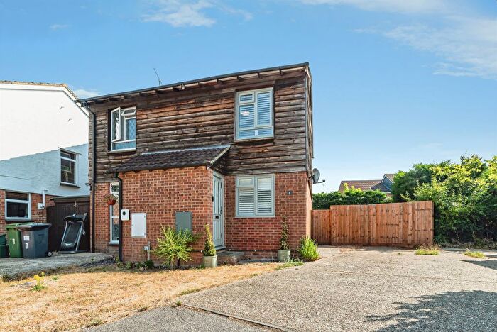 2 Bedroom Semi Detached House For Sale In Weyhill Close, Tadley, RG26