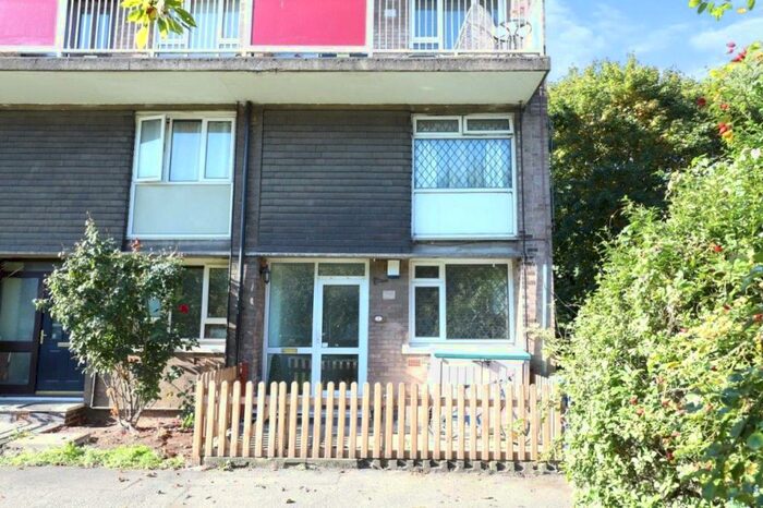 2 Bedroom Maisonette For Sale In Ingfield Avenue, Sheffield, South Yorkshire, S9