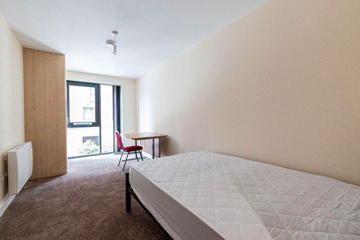 2 Bedroom Apartment To Rent In Ecco, S11