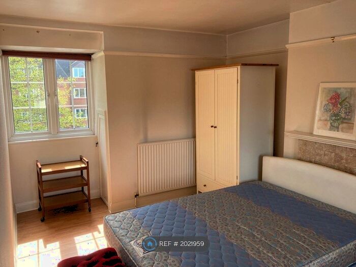 3 Bedroom Flat To Rent In Uxbridge Road, Pinner, HA5