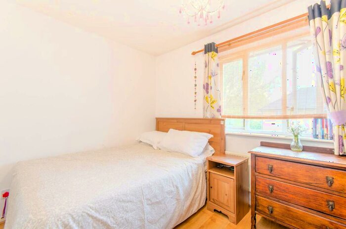 2 Bedroom House To Rent In Millennium Close, Canning Town, London, E16