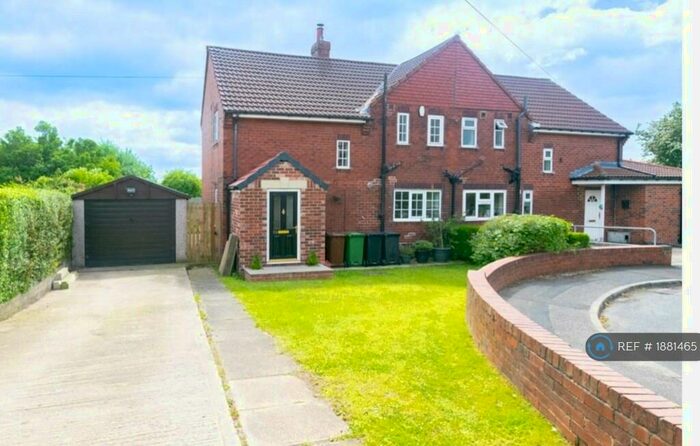 3 Bedroom Semi-Detached House To Rent In Fairfax Avenue, Drighlington, Bradford, BD11