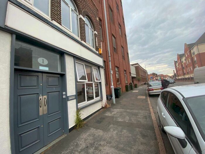 1 Bedroom Flat To Rent In The Coneries, Loughborough, Leicestershire, LE11