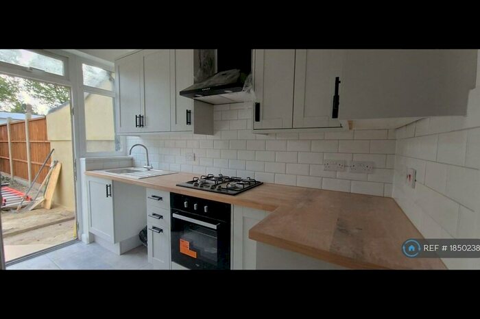 3 Bedroom Terraced House To Rent In Gloucester Road, Croydon, CR0