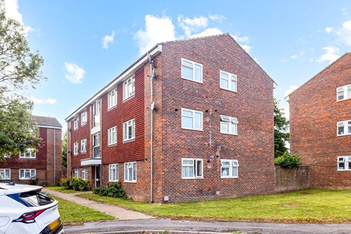 2 Bedroom Flat To Rent In Toomey Road, Steyning, BN44