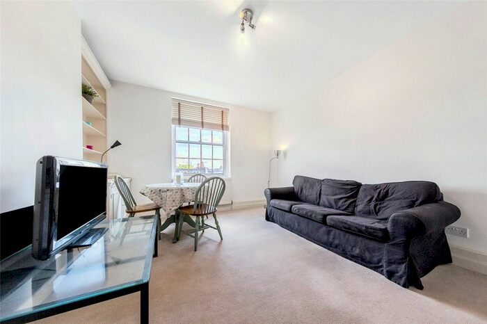 4 Bedroom Flat To Rent In Broxholme House, Harwood Road, London, SW6