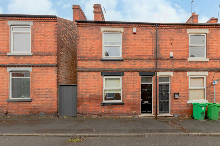 2 Bedroom Terraced House To Rent In Wellington St, Nottingham, NG3