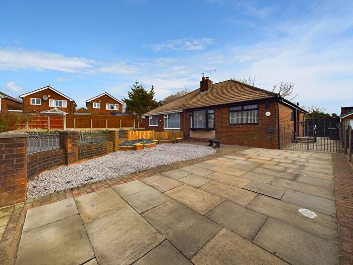 2 Bedroom Semi-Detached Bungalow To Rent In Avondale Drive, Tyldesley, M29