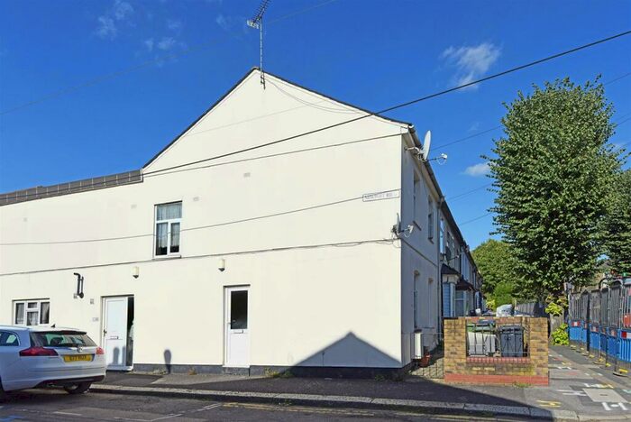 2 Bedroom Flat To Rent In Northcote Road, London, E17