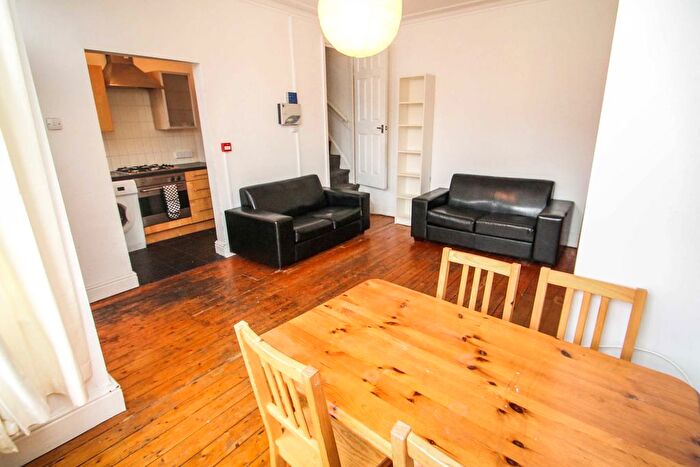 3 Bedroom Terraced House To Rent In Norman Mount, Kirkstall, Leeds, LS5