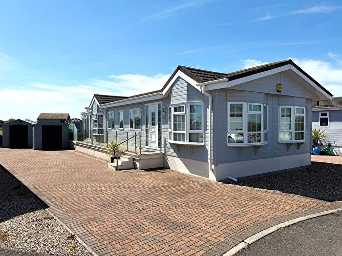 3 Bedroom Mobile/park Home For Sale In Weston Road, Brean, TA8