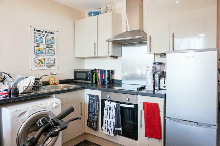 2 Bedroom Apartment To Rent In Ash Grove, Leeds, LS6