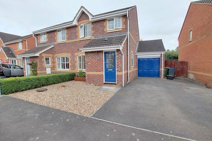 3 Bedroom Semi-Detached House To Rent In Primrose Drive, Melksham, SN12