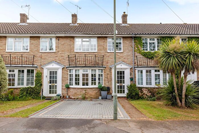 3 Bedroom Terraced House For Sale In Hillbrow Court, Godstone, RH9