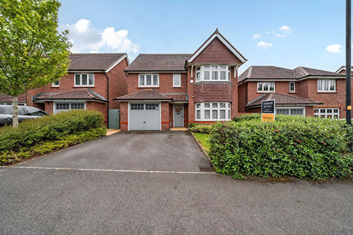 4 Bedroom Detached House For Sale In Biddestone Avenue, Swindon, SN3