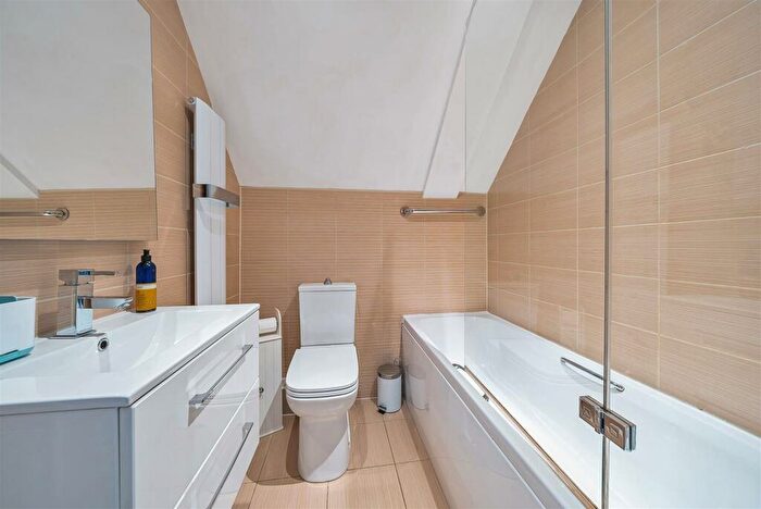 2 Bedroom Apartment For Sale In Stavordale Road, Weymouth, DT4