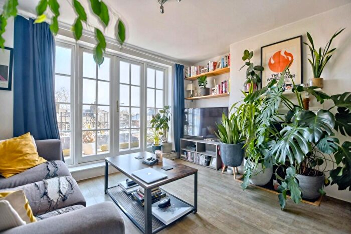 2 Bedroom Flat To Rent In Croftdown Road, Dartmouth Park, London, NW5