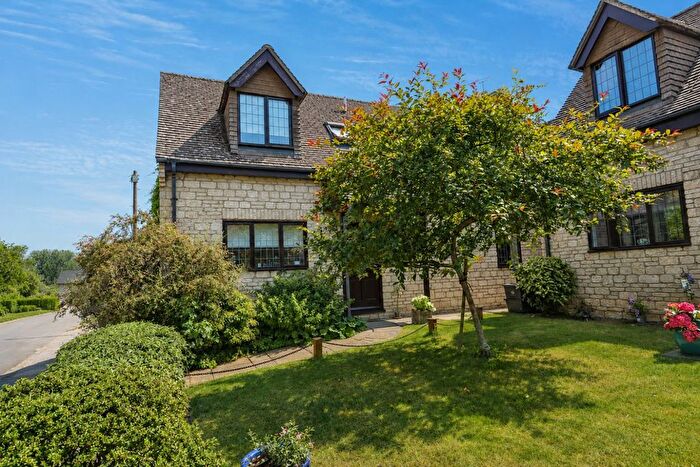 4 Bedroom Link Detached House For Sale In Church Street, Ducklington, Witney, OX29