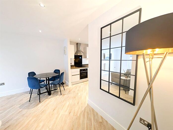 3 Bedroom Flat To Rent In Jubilee Court, Victoria Parade, London, SE10