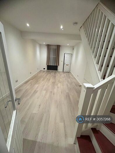 2 Bedroom Terraced House To Rent In Oakleigh Avenue, Southend-On-Sea, SS1