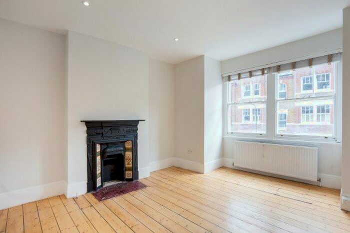 2 Bedroom Flat To Rent In Vera Road, London, SW6