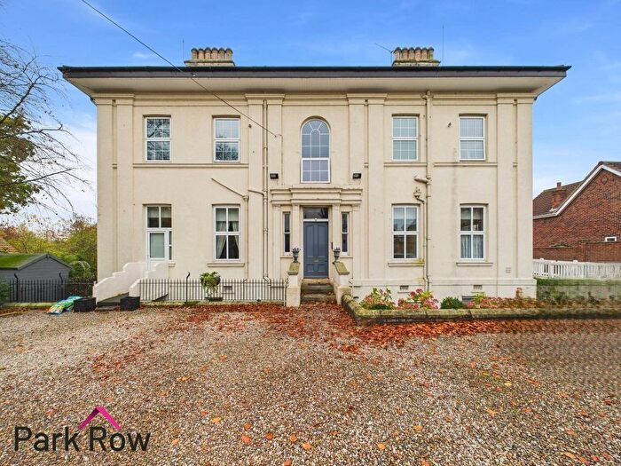 2 Bedroom Flat For Sale In Ouston Lane, Tadcaster, LS24