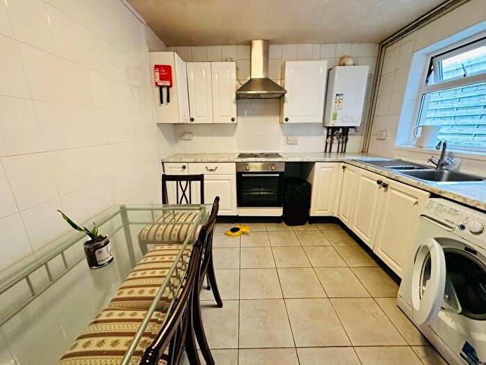 3 Bedroom Terraced House To Rent In Oxford Street, Swansea, SA1