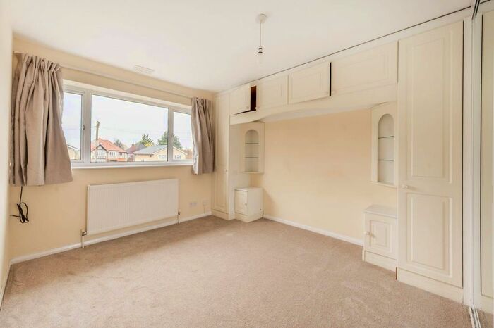 3 Bedroom Semi-detached House To Rent In Wychwood Way, Northwood, HA6