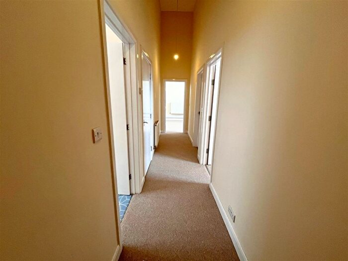 2 Bedroom Flat To Rent In Cornwallis Terrace, Hastings, TN34