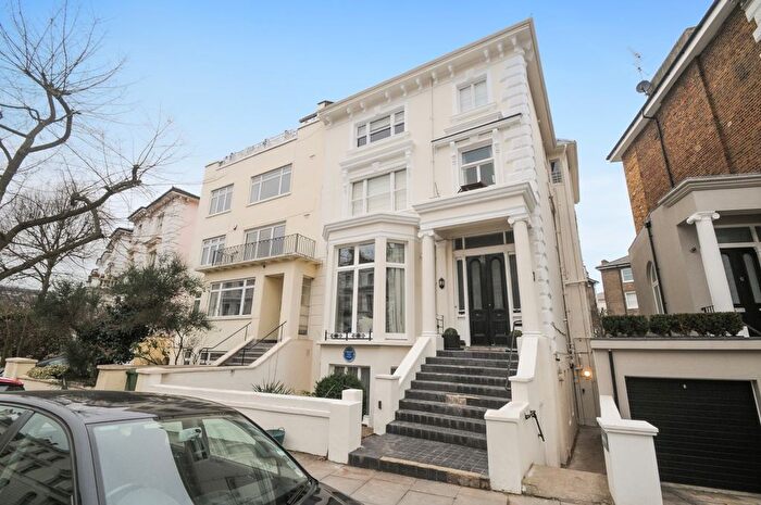 3 Bedroom Flat To Rent In Buckland Crescent, London, NW3