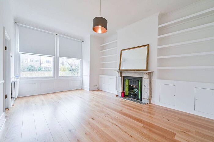 1 Bedroom Flat To Rent In Brondesbury Villas, Queen's Park, London, NW6