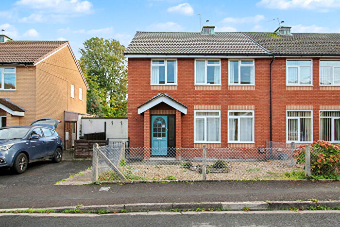 3 Bedroom Semi Detached House For Sale In Glanvill Road, Street, BA16