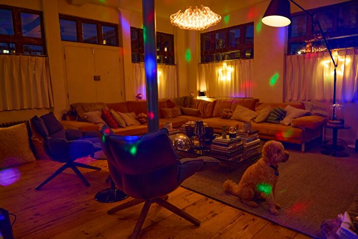 4 Bedroom Town House For Sale In Chilton Street, London, E2