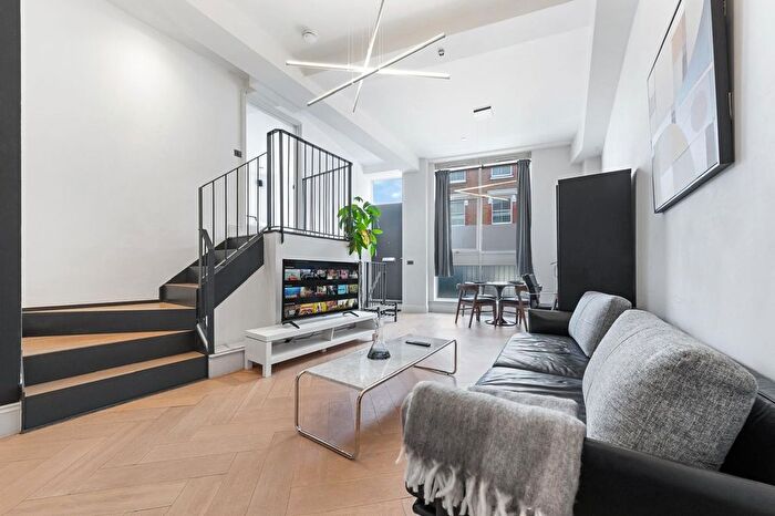 2 Bedroom Flat To Rent In Crabtree Hall, Crabtree Lane, Fulham, London, SW6