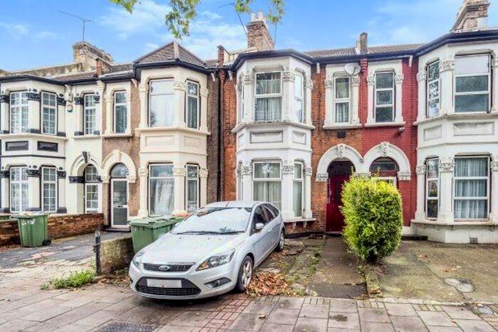 1 Bedroom Flat To Rent In Romford Road, London E7