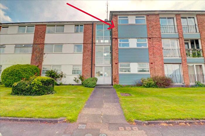 2 Bedroom Apartment For Sale In St Pauls Crescent, Coleshill, B46