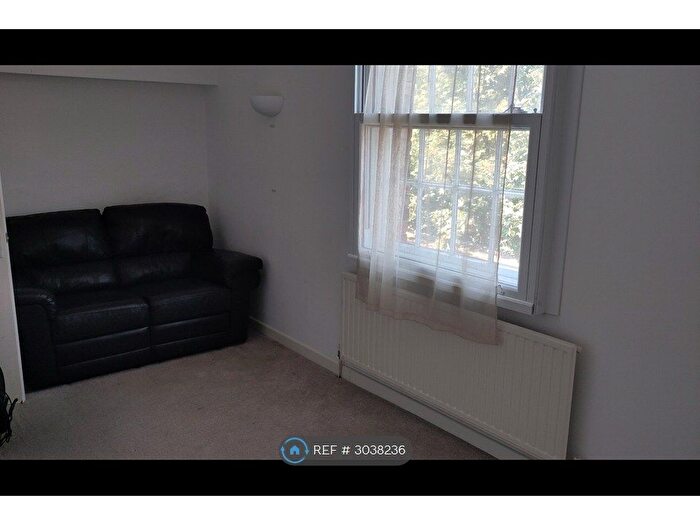 Studio To Rent In East Reach, Taunton, TA1