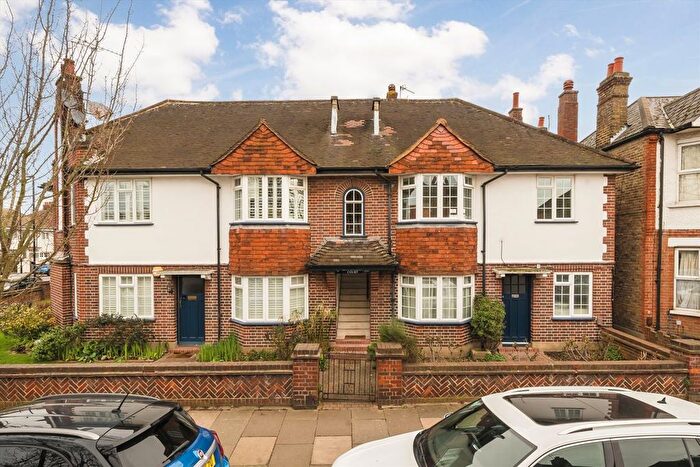 2 Bedroom Flat For Sale In Windmill Road, Ealing, W5