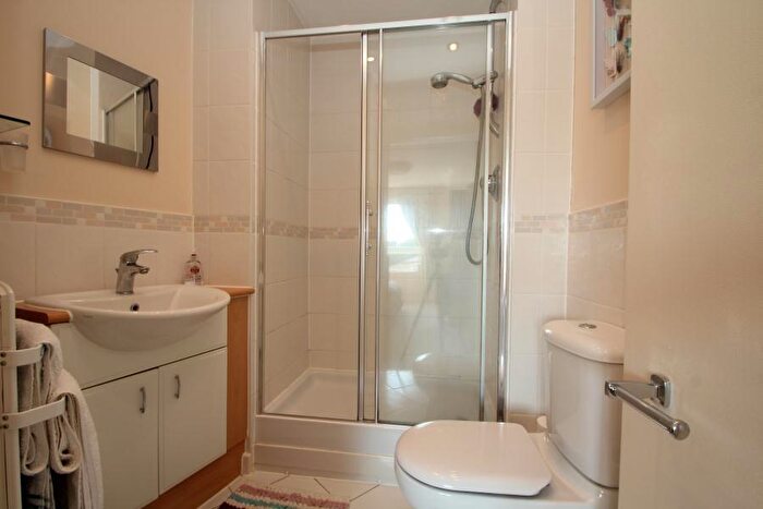 2 Bedroom Apartment To Rent In Woking, Surrey, GU22