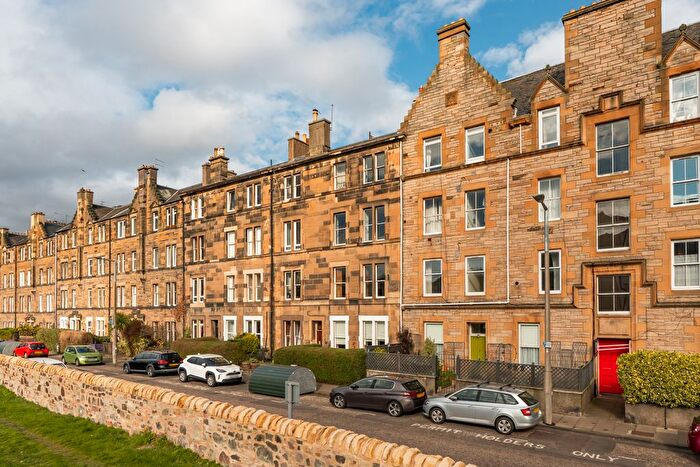 2 Bedroom Flat For Sale In Royal Park Terrace, Edinburgh, EH8